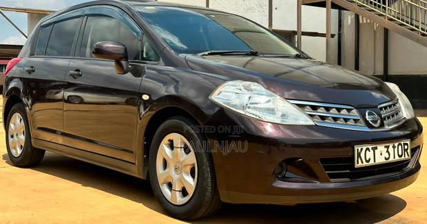 Nissan Tiida 2012 Brown