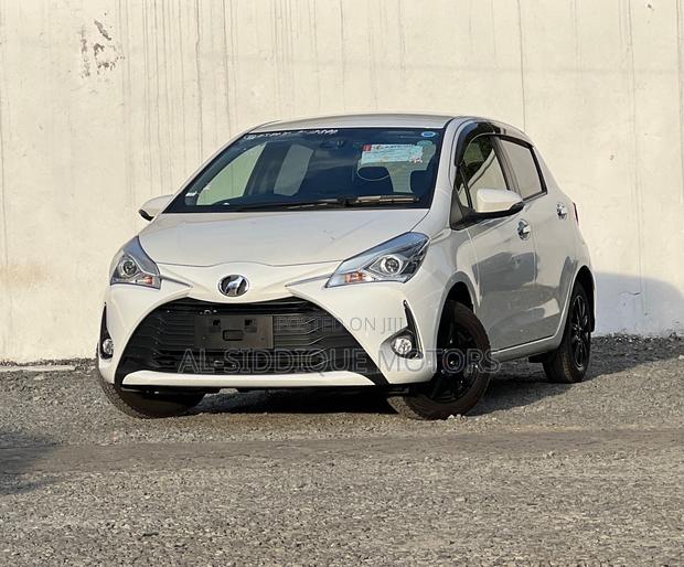 Toyota Vitz 1.0 FWD 5dr 2019 White