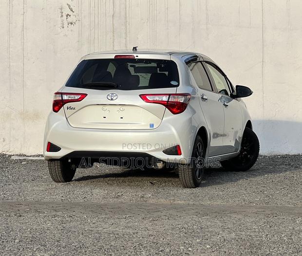 Toyota Vitz 1.0 FWD 5dr 2019 White