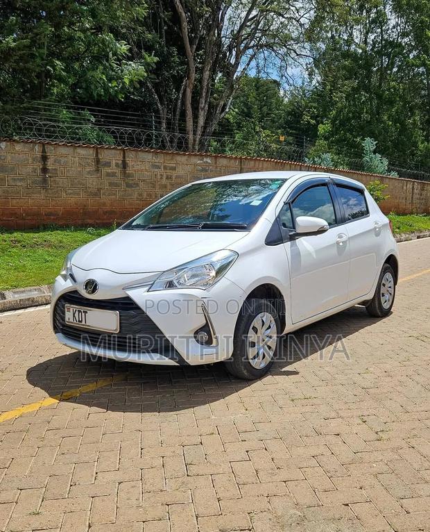 Toyota Vitz 1.0 FWD 5dr 2018 White
