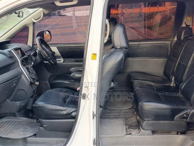 Toyota Voxy 2008 White
