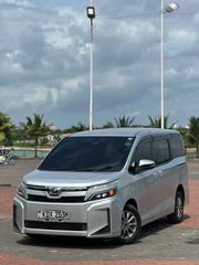 Toyota Voxy 2018 Silver for sale