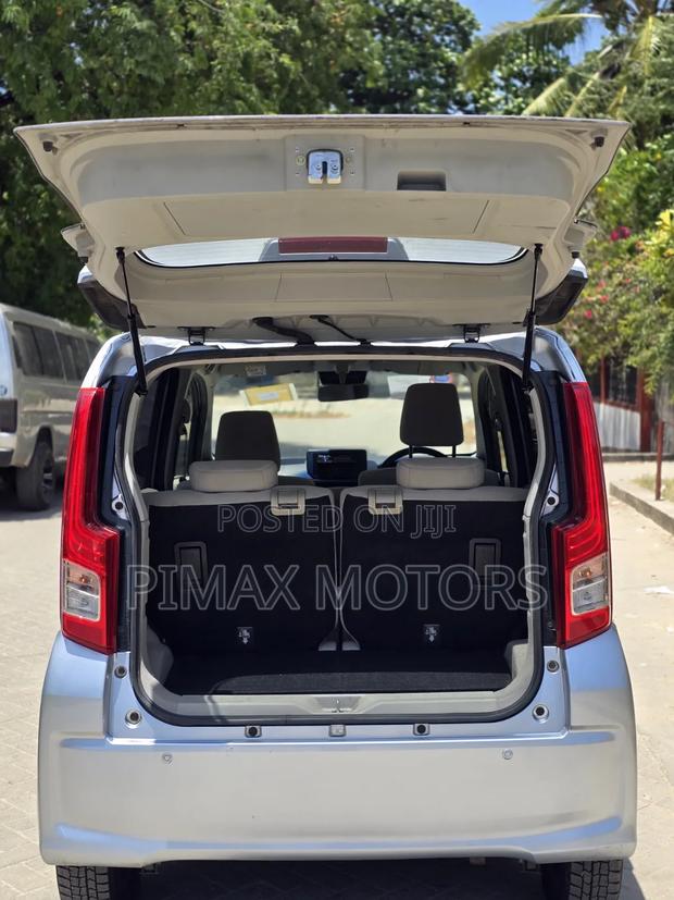 Daihatsu Move 2019 Silver