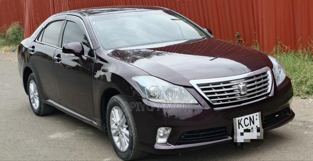 Toyota Crown 2010 Black