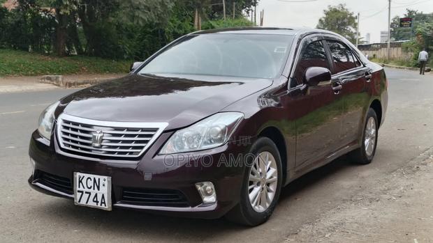 Toyota Crown 2010 Black