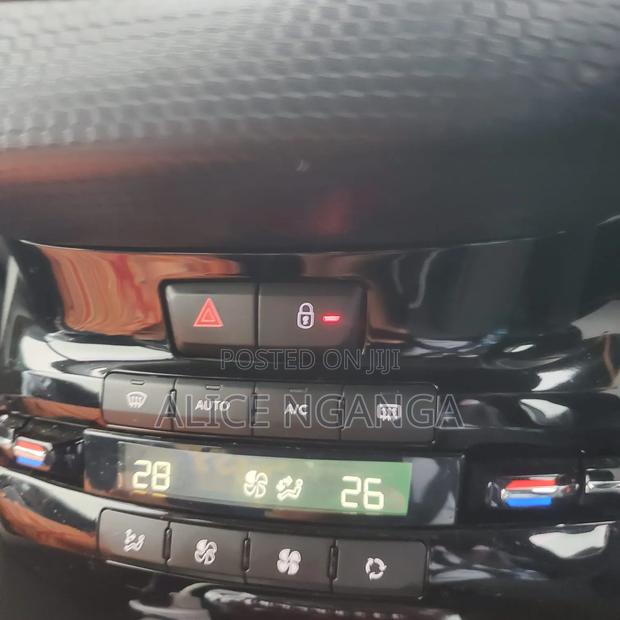 Peugeot 2008 2019 Blue