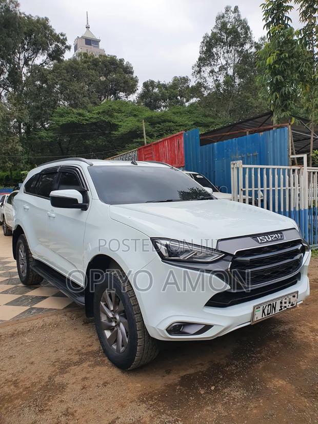 Isuzu MU-X 2023 White