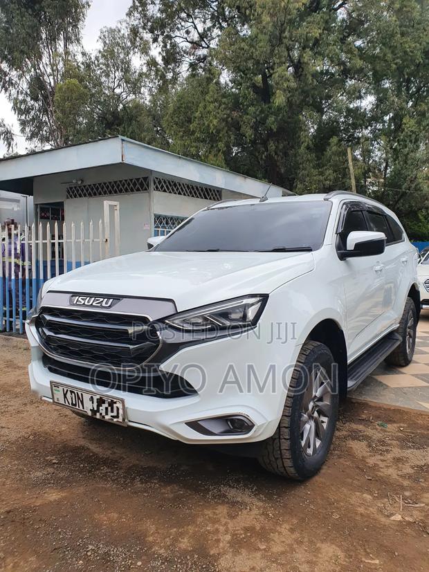 Isuzu MU-X 2023 White