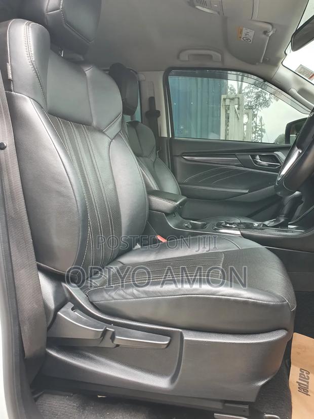 Isuzu MU-X 2023 White