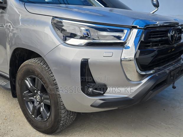 Toyota Hilux Revo Double Cab Deisel 2.4 AWD 2022 Gray