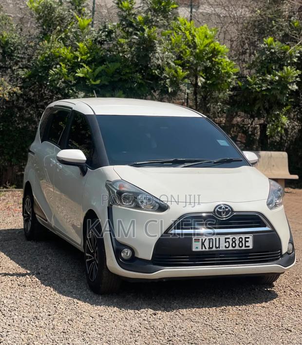 Toyota Sienta 2020 Off white