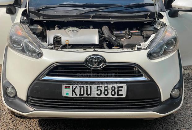 Toyota Sienta 2020 Off white