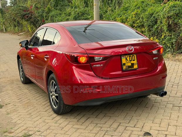 Mazda Axela 2015 Red