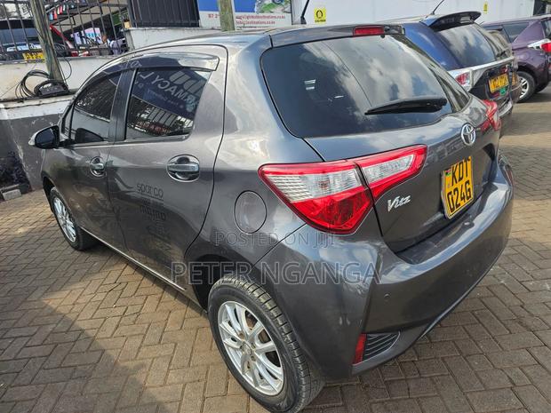 Toyota Vitz 2018 Gray