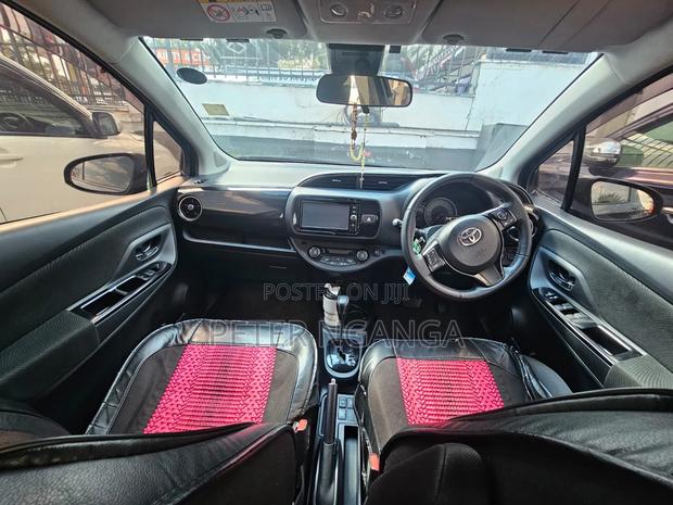 Toyota Vitz 2018 Gray