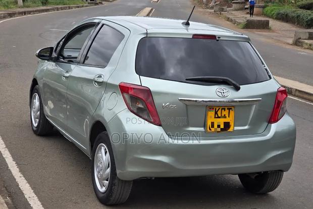 Toyota Vitz 2011 Green