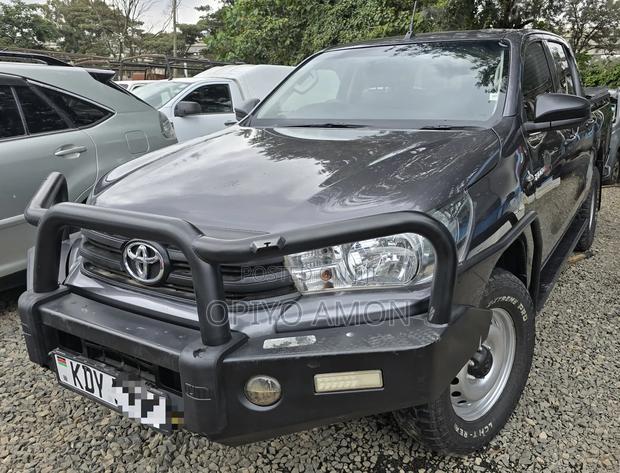 Toyota Hilux 2021 Gray
