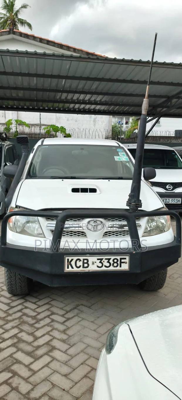 Toyota Hilux 2008 White