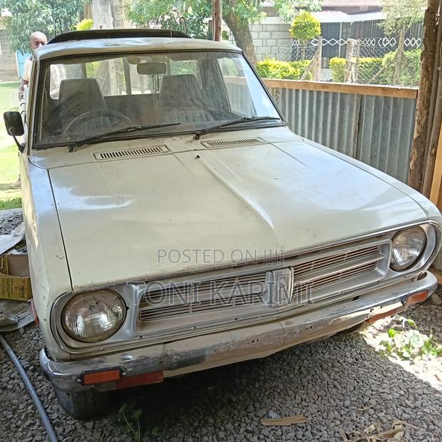 Nissan Pick-Up 1989 Beige