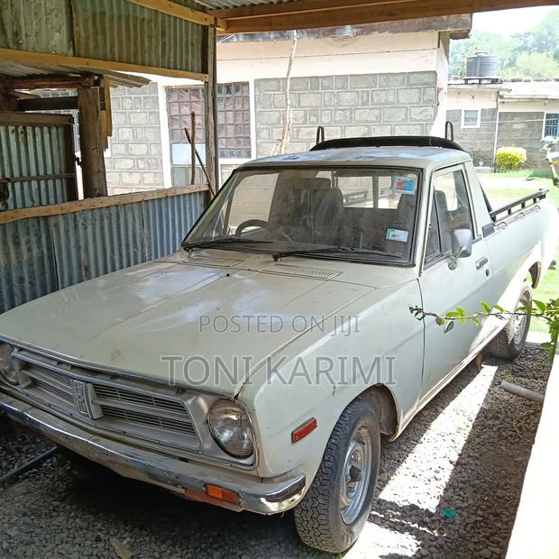 Nissan Pick-Up 1989 Beige