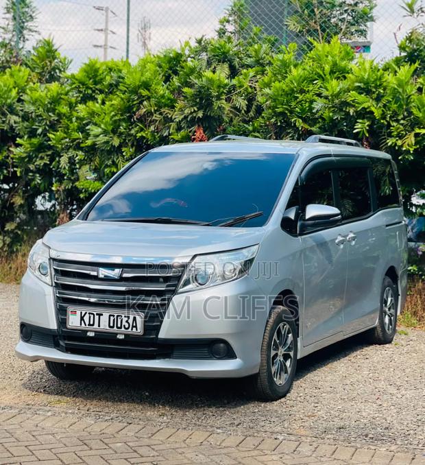 Toyota Noah 2018 Gray