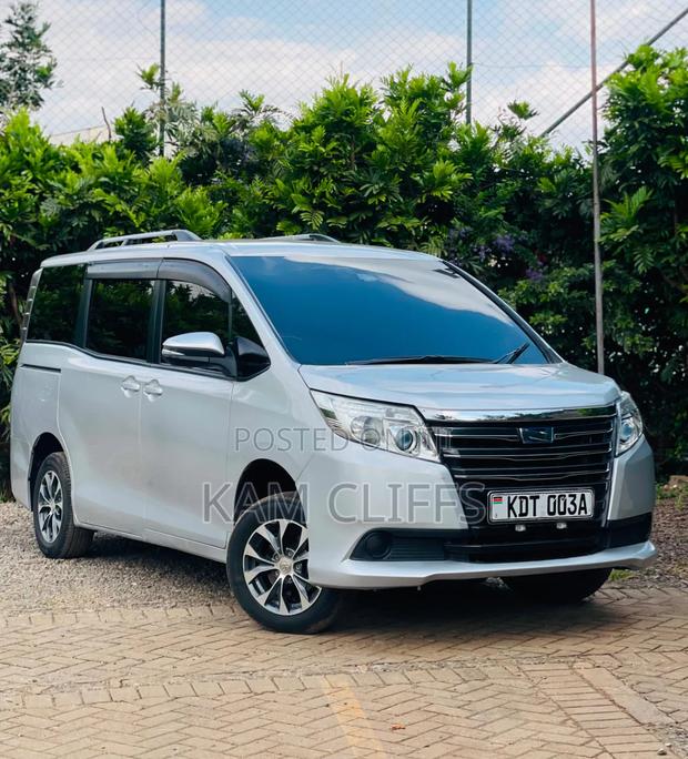 Toyota Noah 2018 Gray