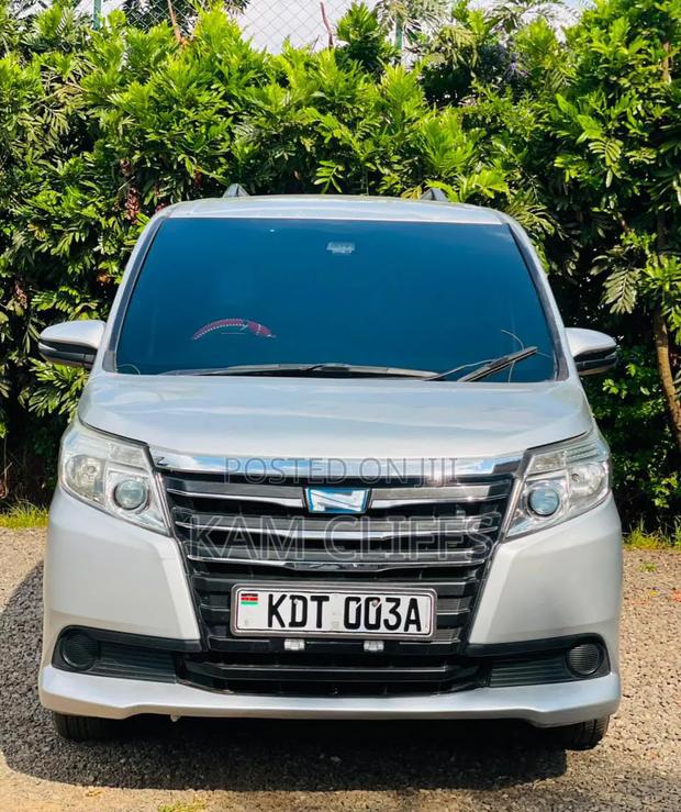 Toyota Noah 2018 Gray