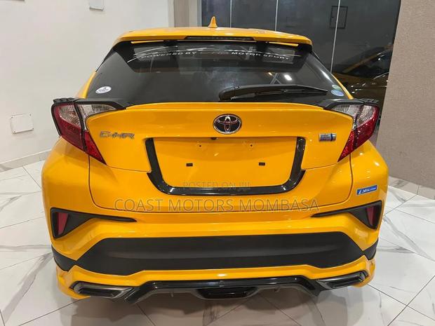 Toyota C-HR 2020 Yellow