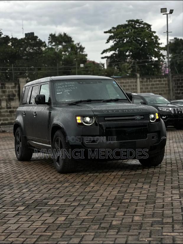 Land Rover Defender 2024 Black