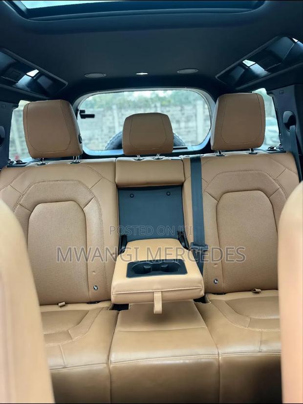Land Rover Defender 2024 Black