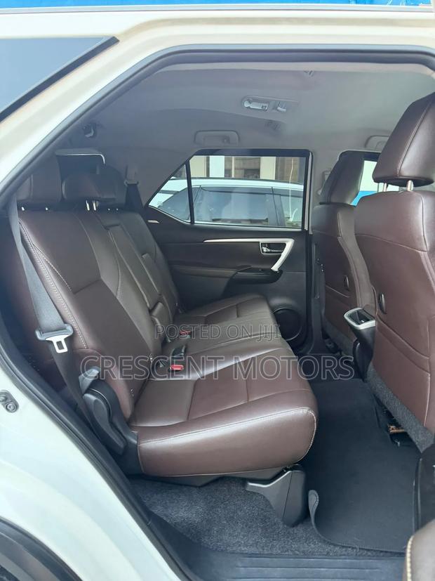 Toyota Fortuner 2019 Pearl