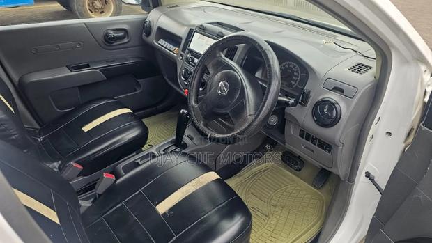 Nissan Advan 2009 White