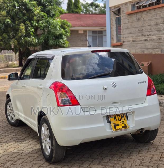 Suzuki Swift 2010 White