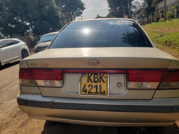Nissan FB15 2004 Gold