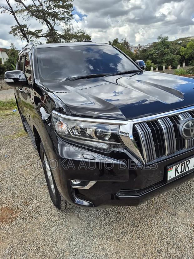 Toyota Land Cruiser Prado 2017 Black