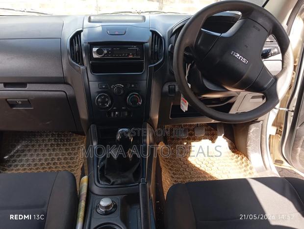 Isuzu D-MAX 2015 White
