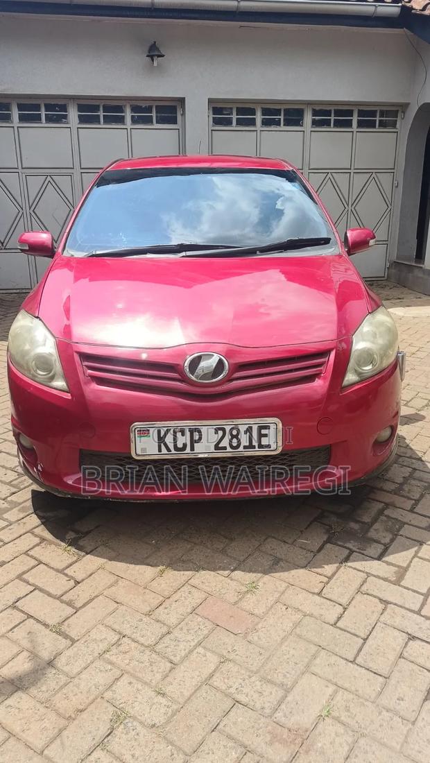 Toyota Auris 2010 Red
