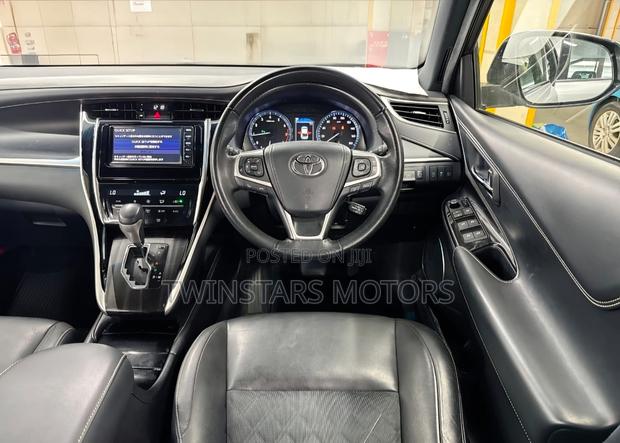Toyota Harrier 2.0 2019 Silver