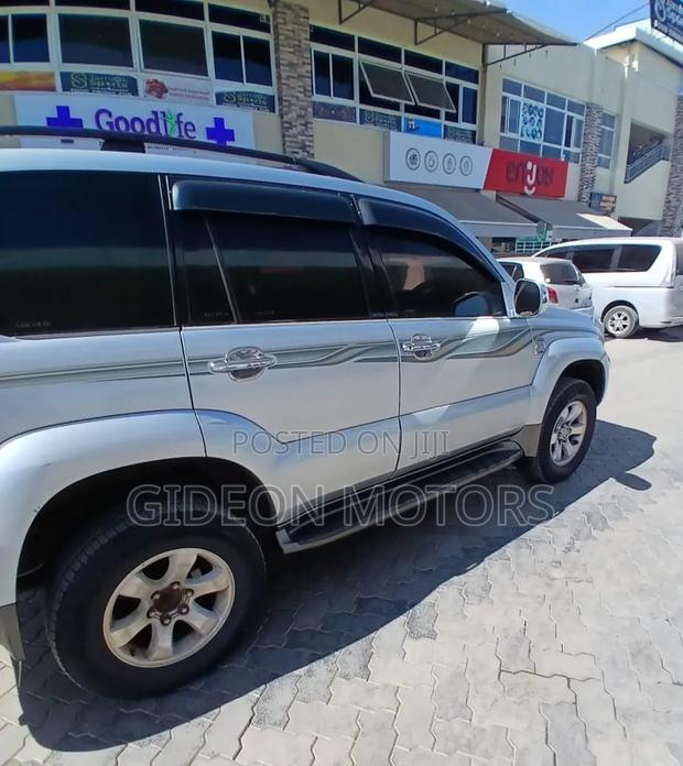 Toyota Land Cruiser Prado 2005 Silver