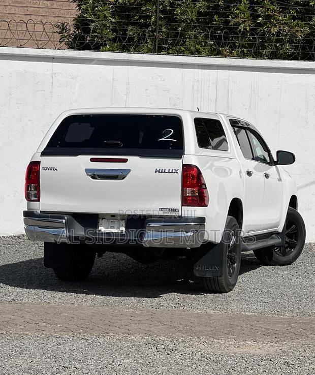 Toyota Hilux Revo Double Cab Deisel 2.4 AWD 2018 White