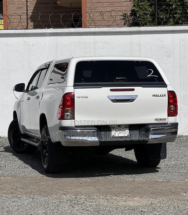 Toyota Hilux Revo Double Cab Deisel 2.4 AWD 2018 White