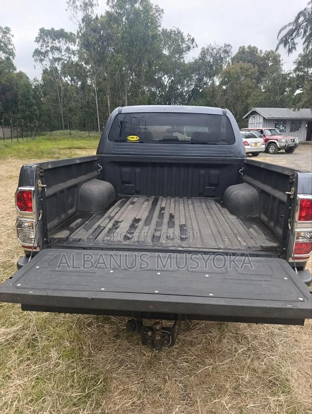 Toyota Hilux 2014 Gray