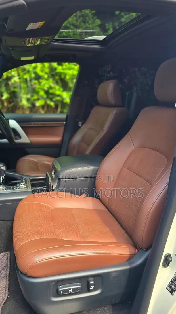 Toyota Land Cruiser 4.6 V8 ZX 2019 White