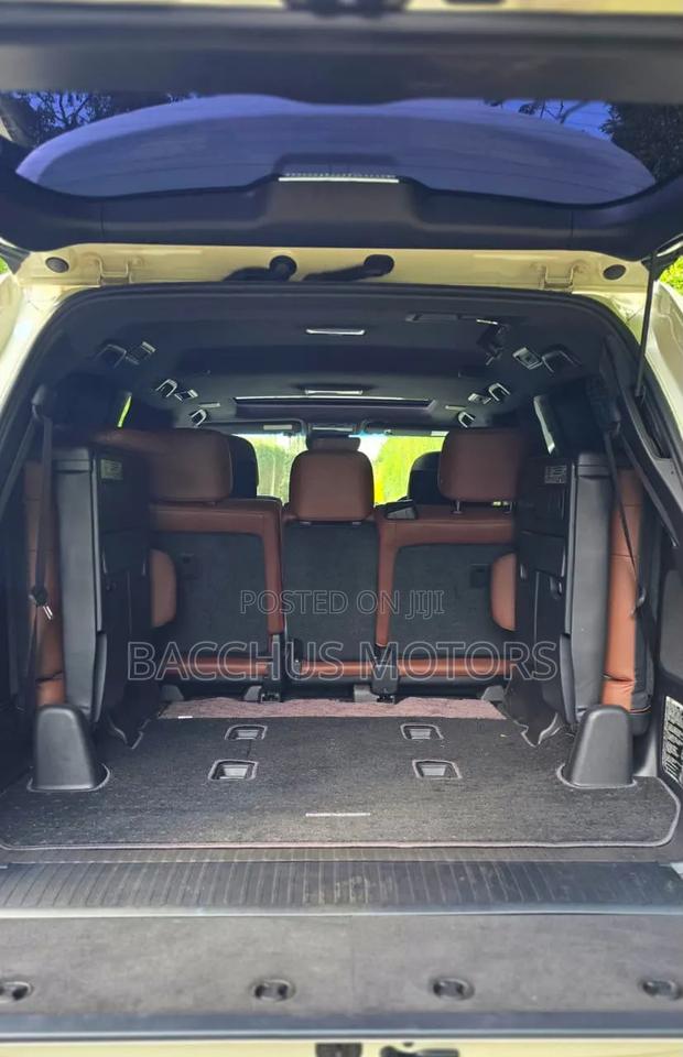 Toyota Land Cruiser 4.6 V8 ZX 2019 White