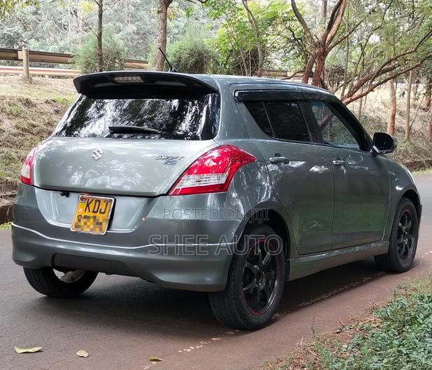 Suzuki Swift 2015 Gray