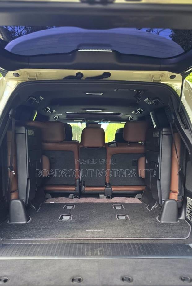 Toyota Land Cruiser 2019 White