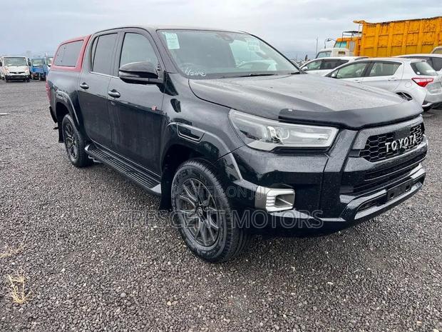 Toyota Hilux 2022 Black