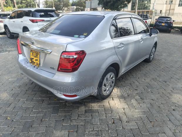 Toyota Axio 2018 Silver
