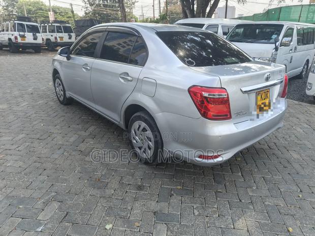 Toyota Axio 2018 Silver