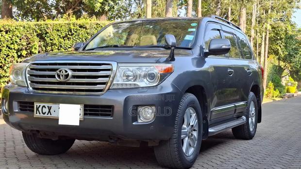 Toyota Land Cruiser 2012 Gray